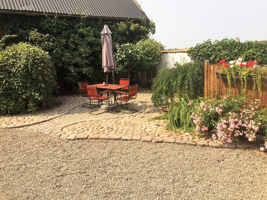 Mattisgarden Bed & Breakfast Эстра-Юнгбю Экстерьер фото