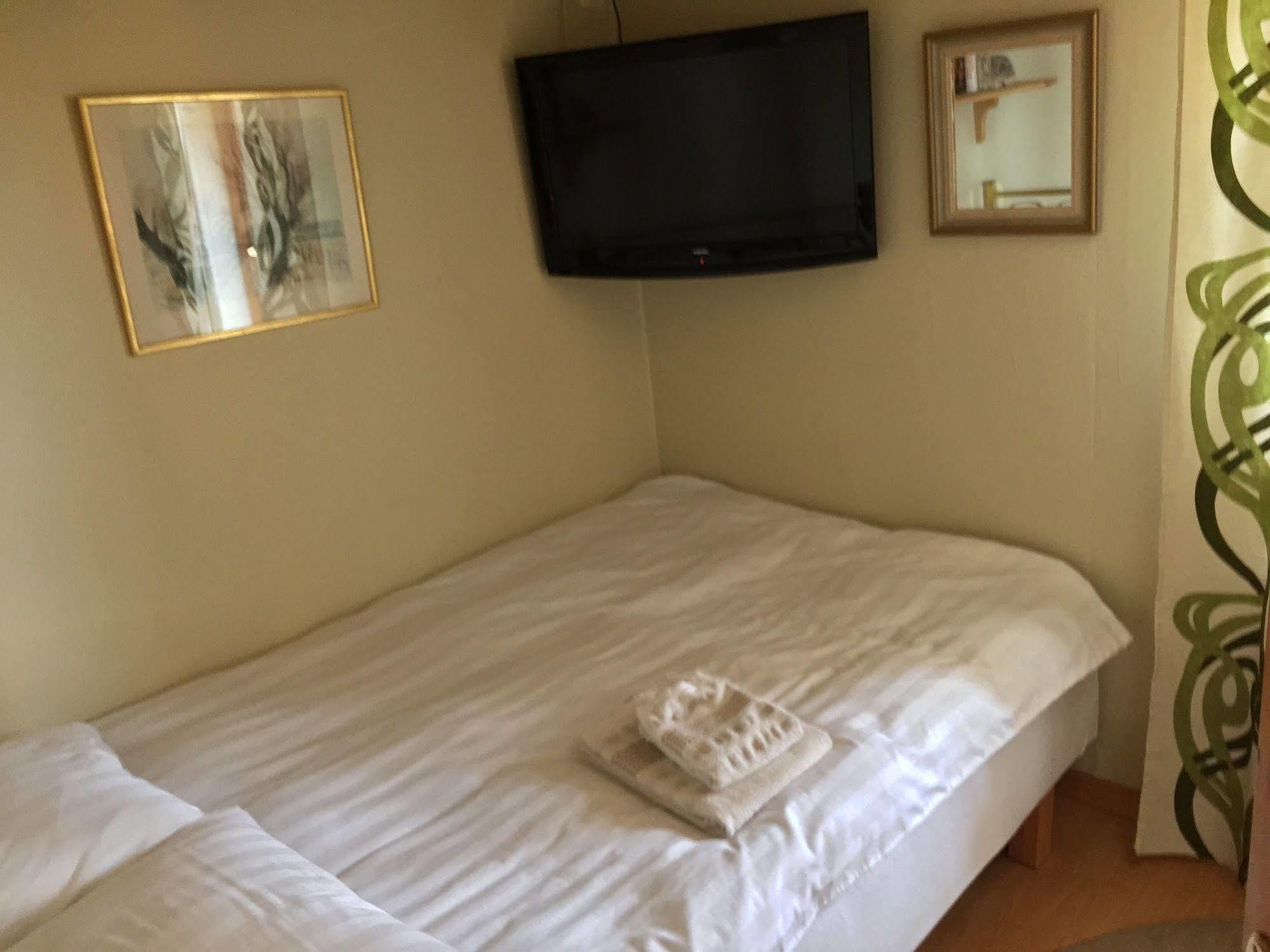 Mattisgarden Bed & Breakfast Эстра-Юнгбю Экстерьер фото